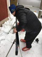 Mikkokin pisti suksia kuntoon.